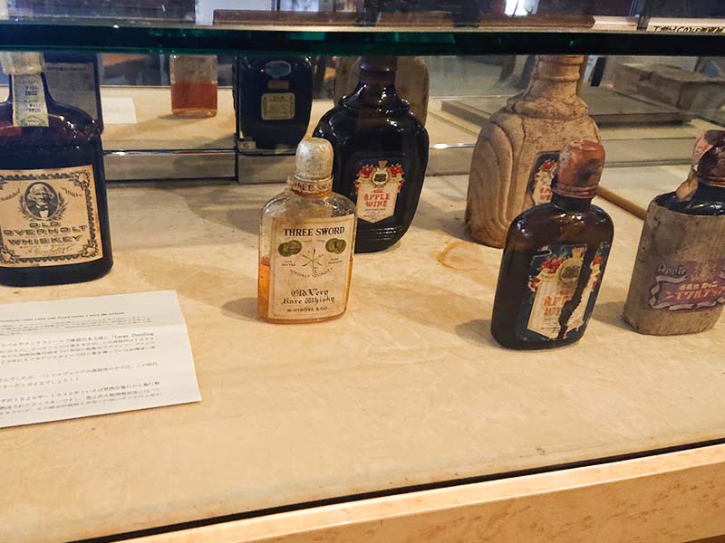 高嶋さんが持つ希少な洋酒コレクションの数々。