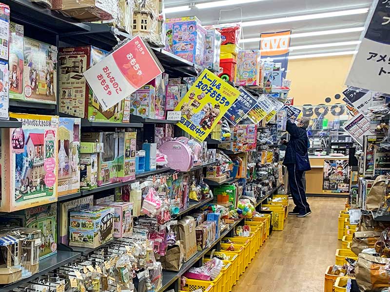 BOOKOFF 恵庭バイパス店が誇るおもちゃ屋さんのような売場。